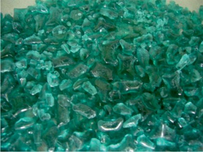 Mo 07 skleněná drť - emerald světlý, zelená transparentní / 500 g