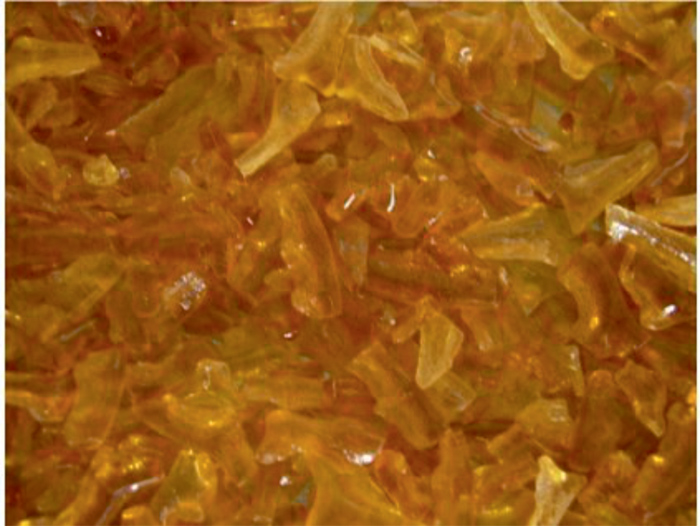 Mo 09 skleněná drť - medová transparentní / 500 g