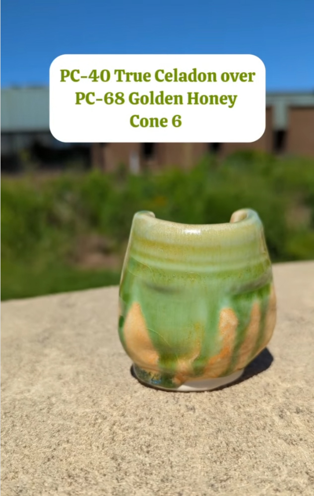 Amaco tekutá glazura PC68 Golden Honey / 0,472 l