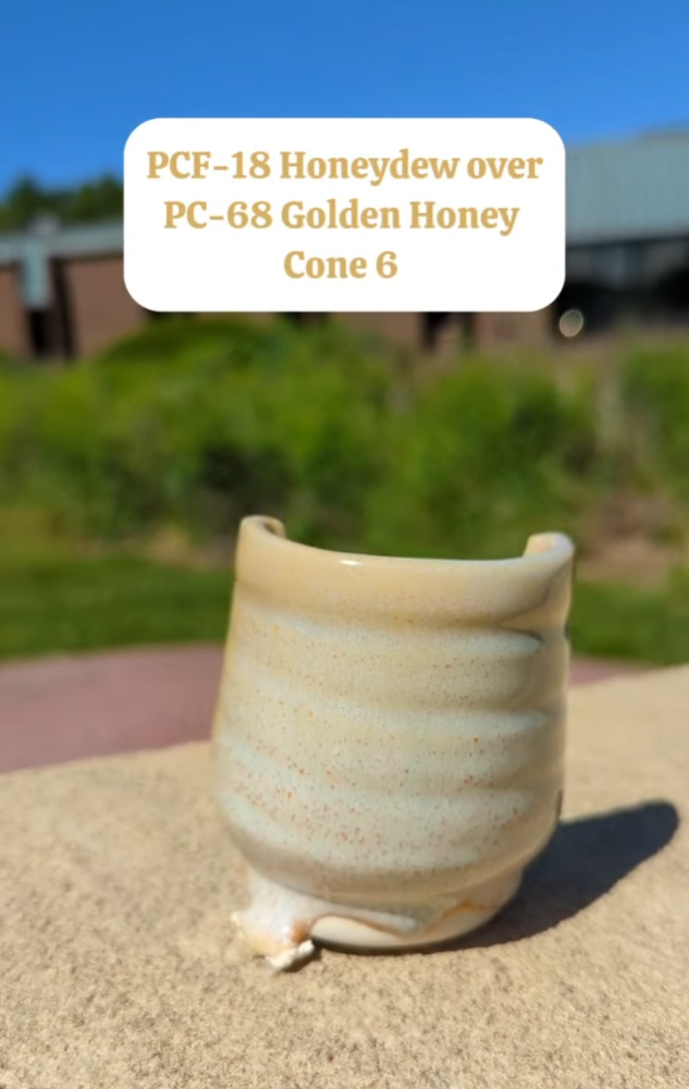 Amaco tekutá glazura PC68 Golden Honey / 0,472 l